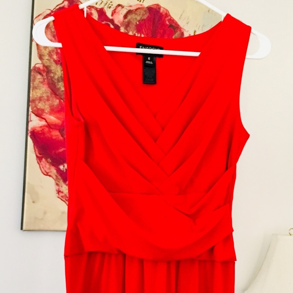 Bright Red Dress Perfect For Valentines - Picture 1 of 3